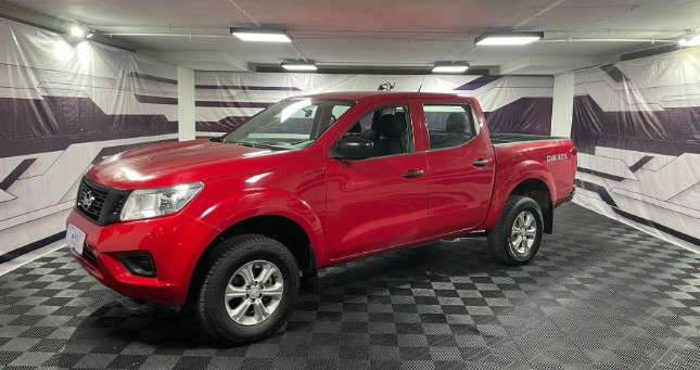 NISSAN NP300