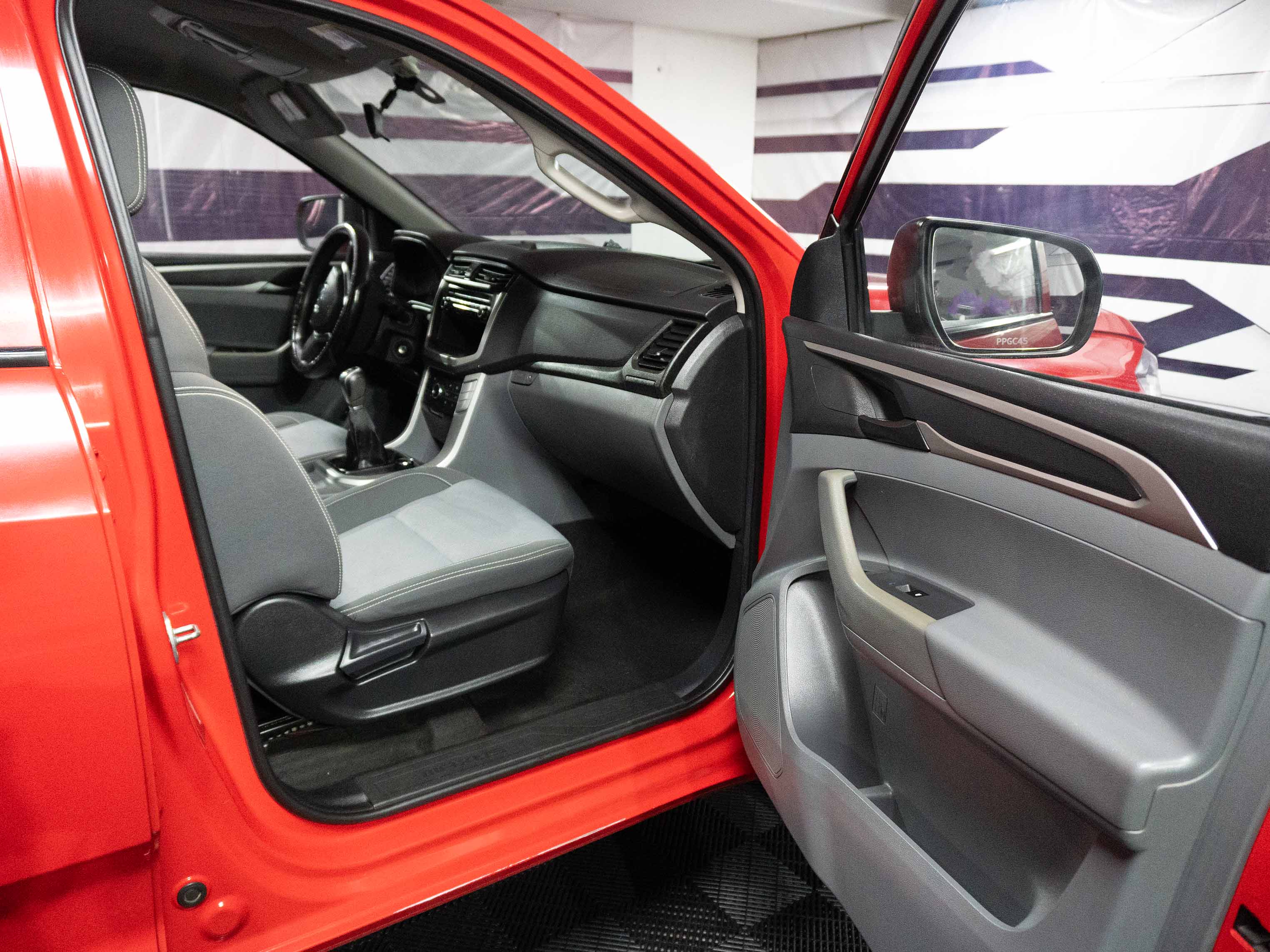 Maxus T60 — foto 18 de 26