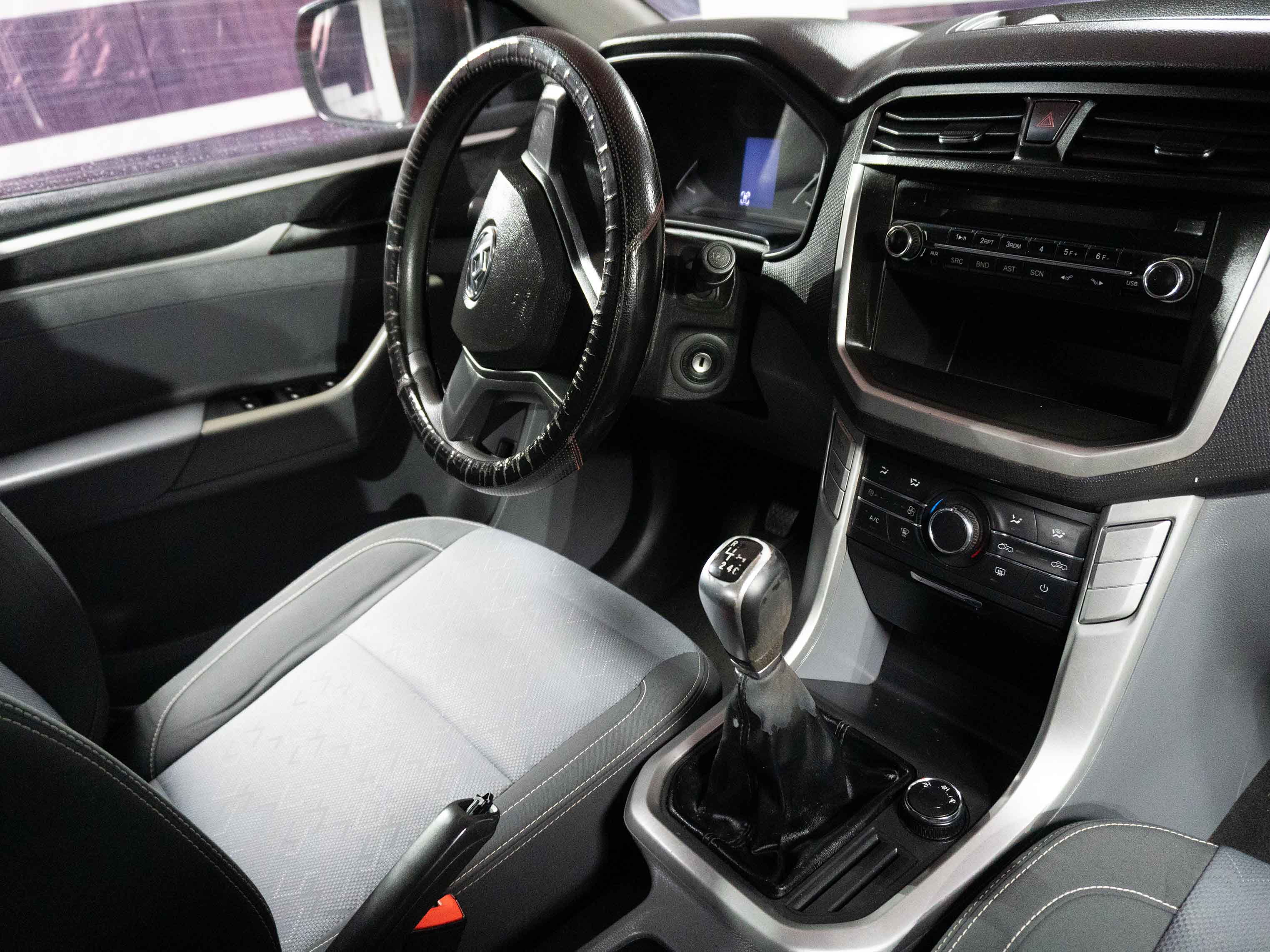 Maxus T60 — foto 22 de 26