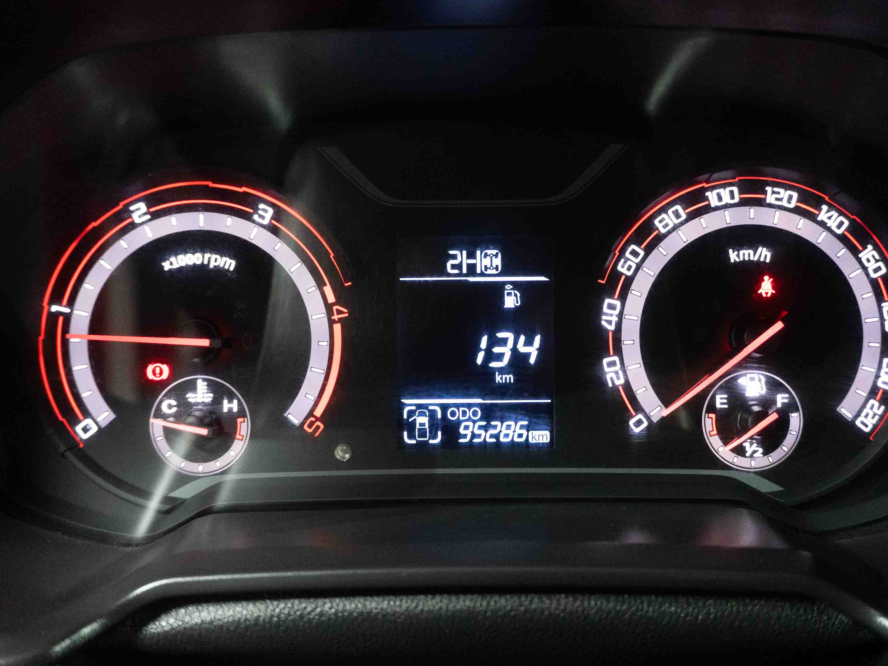 Maxus T60 — foto 23 de 26