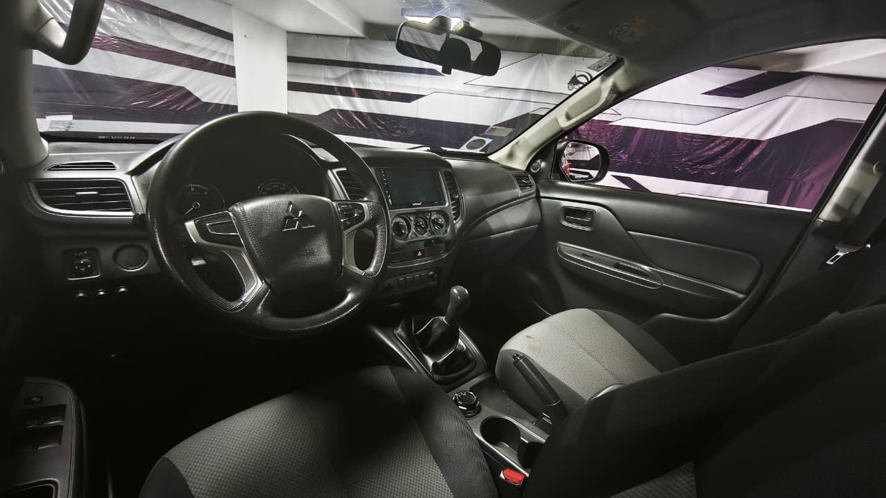 Mitsubishi L200 2.4 Katana — foto 12 de 21