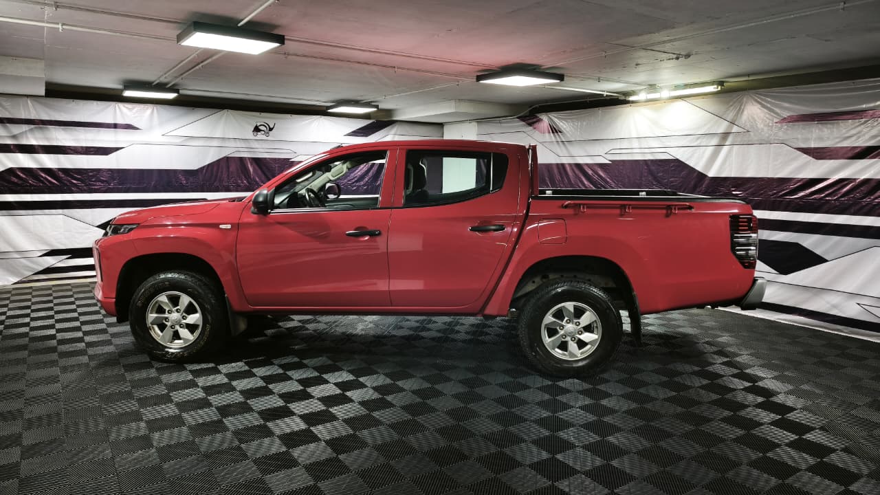 Mitsubishi L200 2.4 Katana — foto 10 de 21