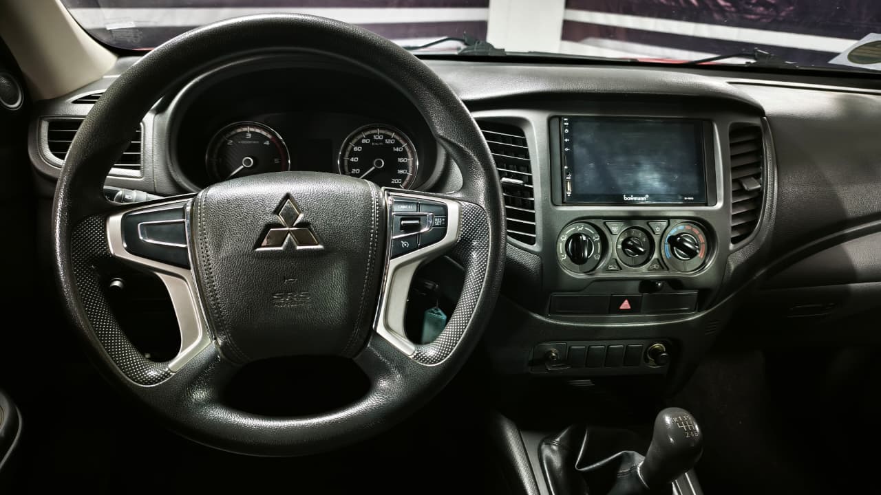 Mitsubishi L200 2.4 Katana — foto 15 de 21