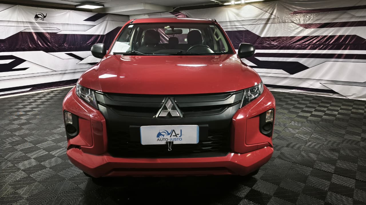 Mitsubishi L200 2.4 Katana — foto 2 de 21