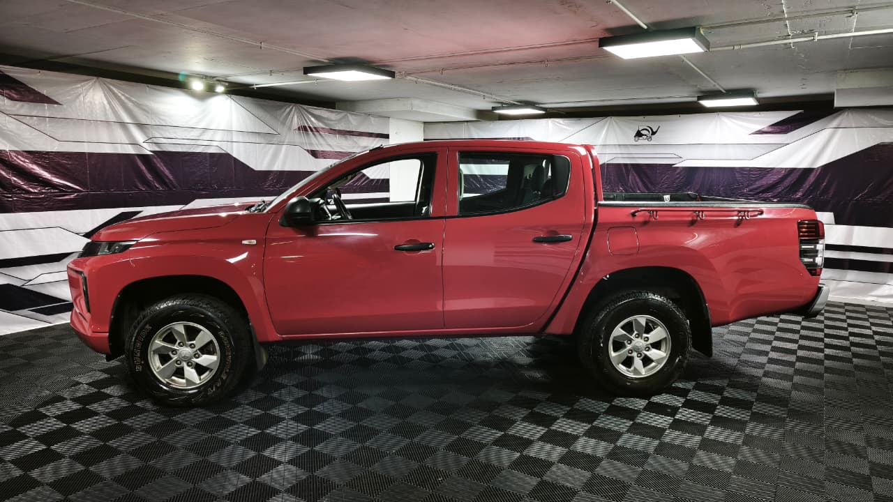 Mitsubishi L200 2.4 Katana — foto 11 de 21