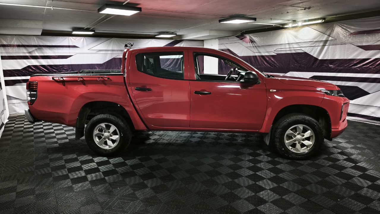 Mitsubishi L200 2.4 Katana — foto 4 de 21