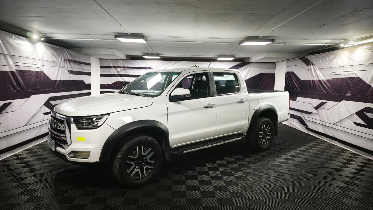 JAC T8