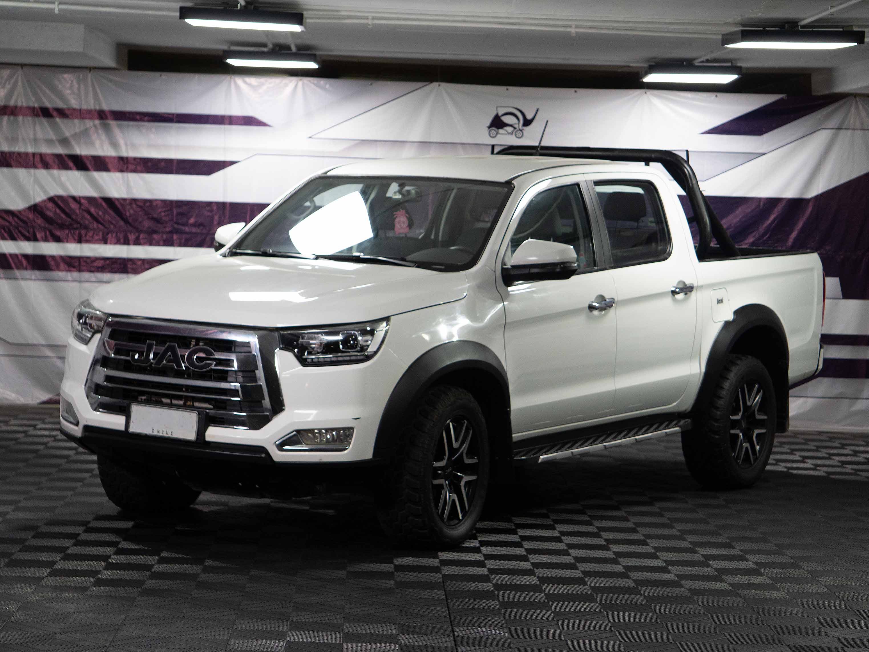 JAC T8