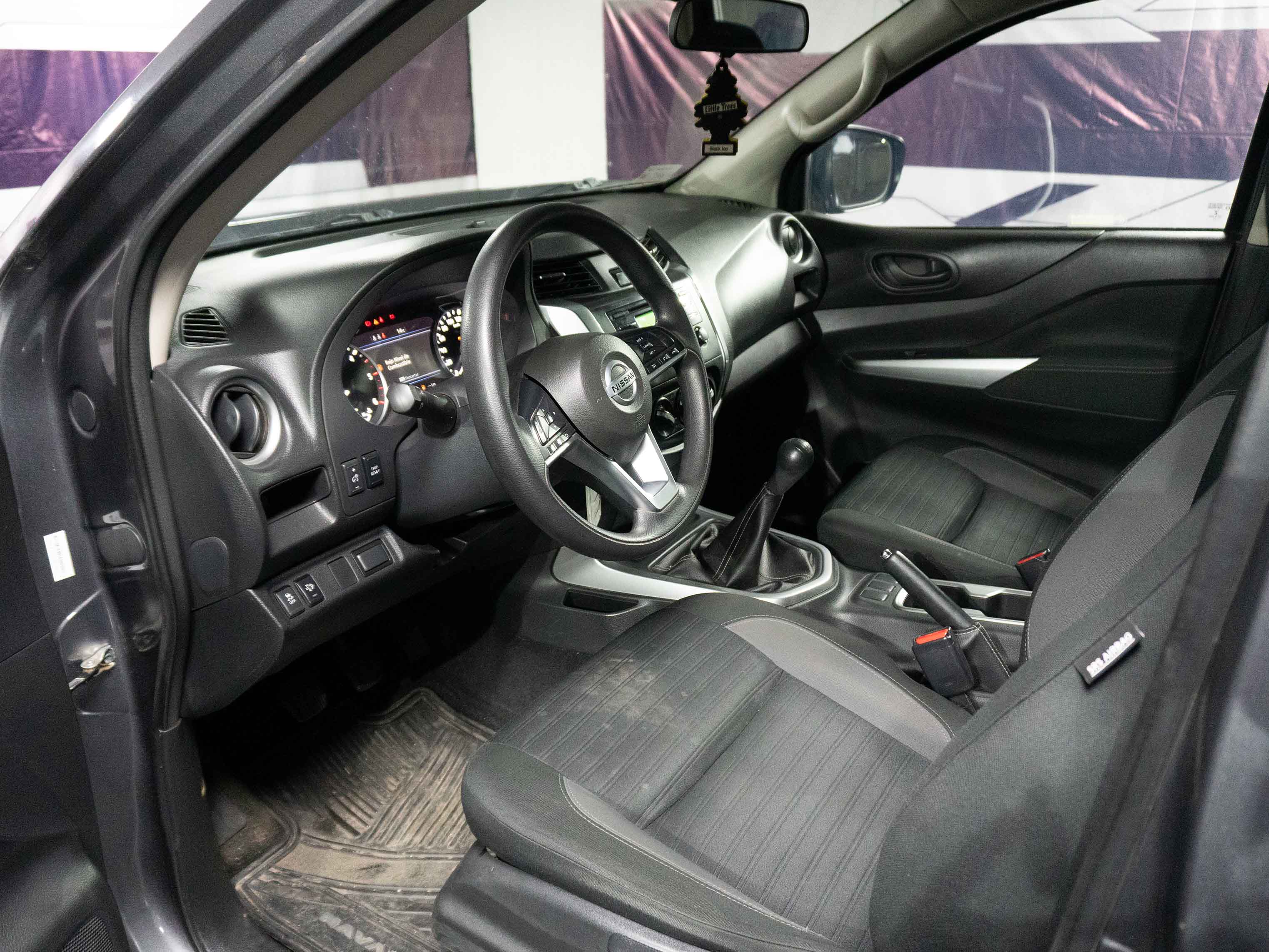 Nissan Navara 2.3 Xe — foto 14 de 26
