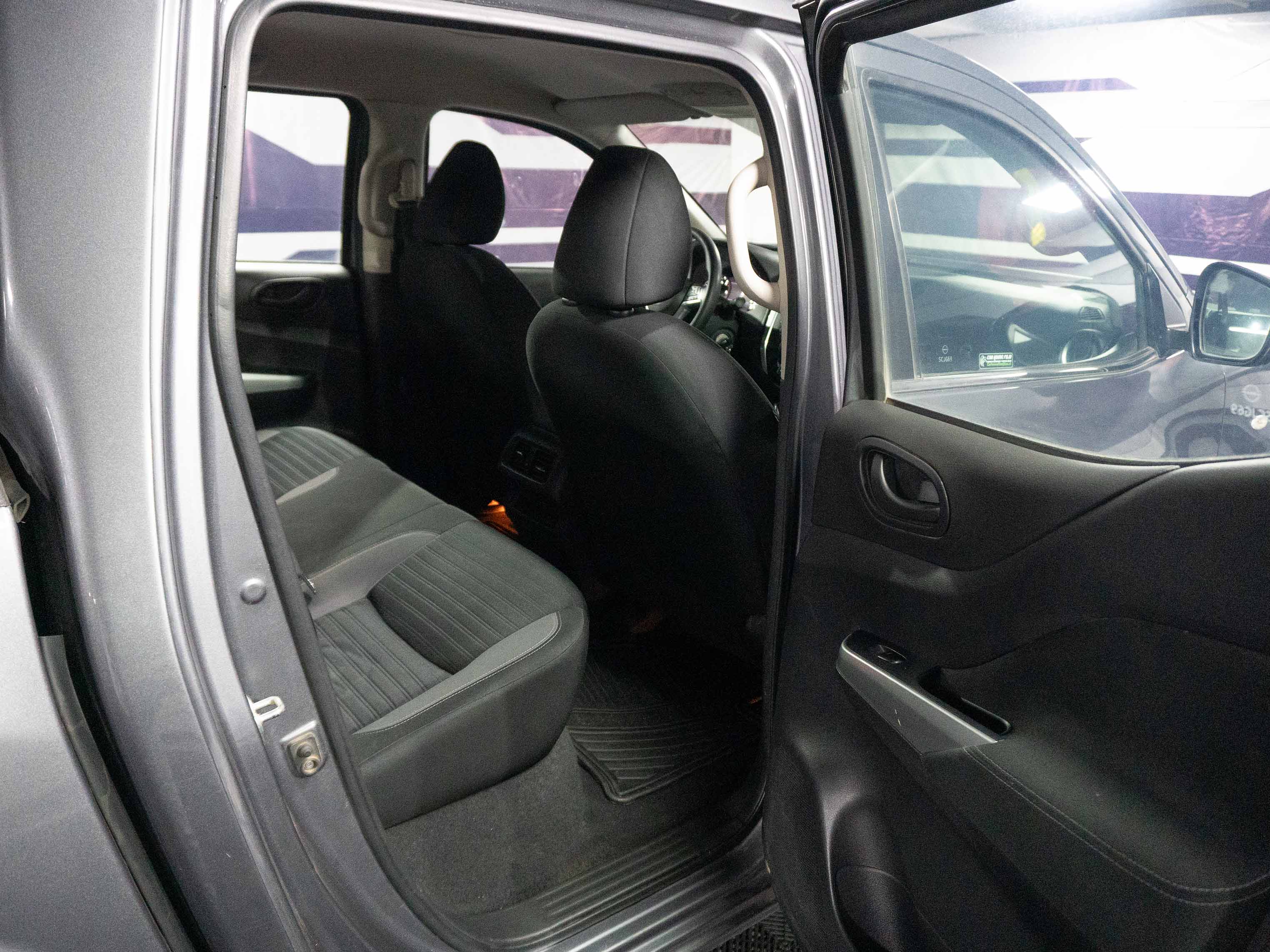 Nissan Navara 2.3 Xe — foto 17 de 26