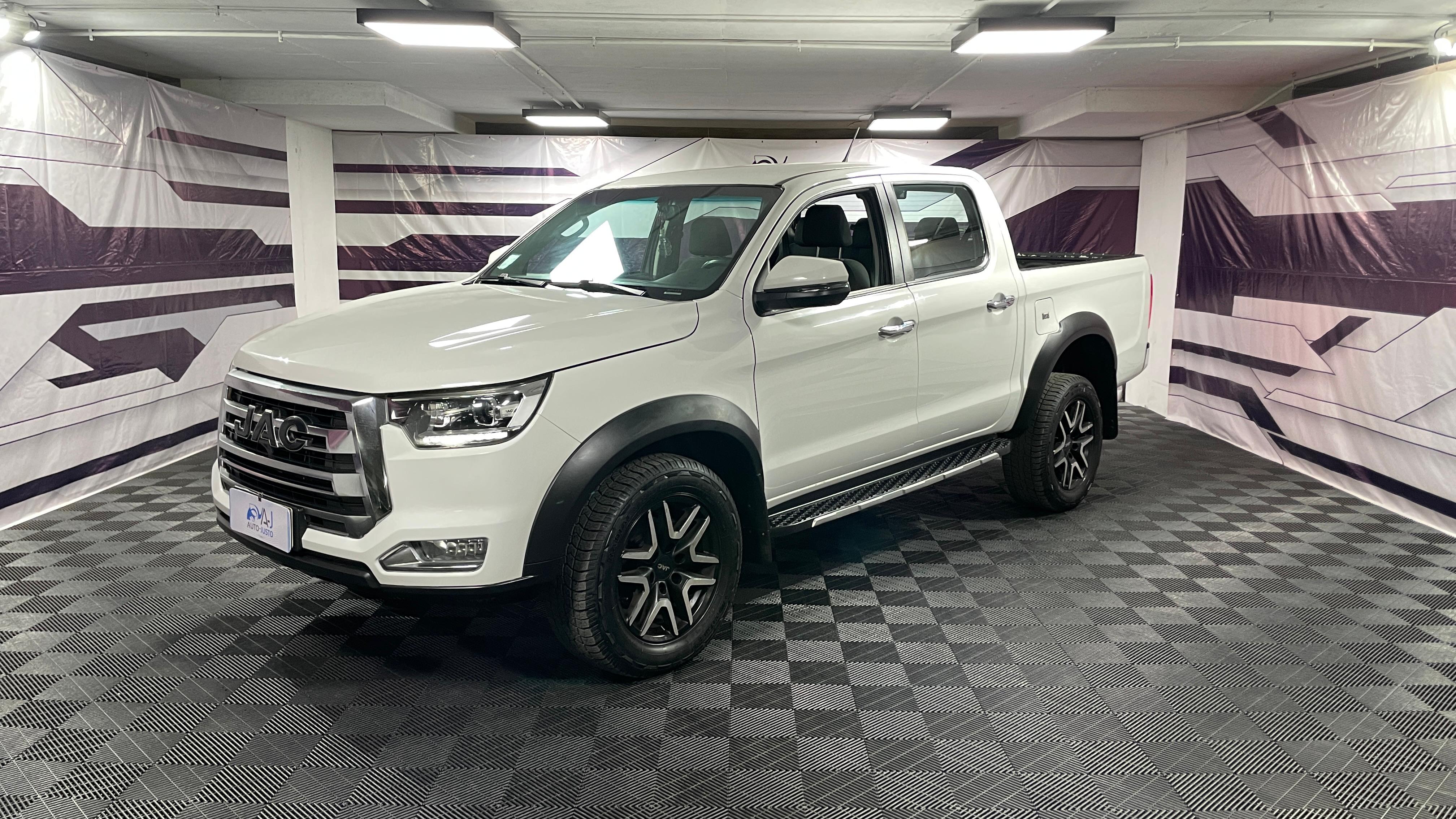 JAC T8